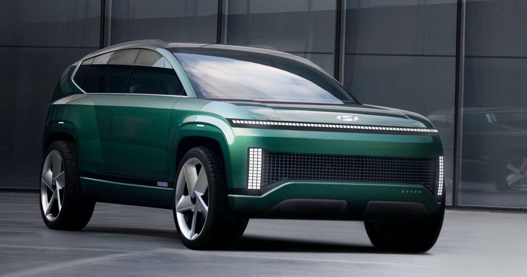 10 Upcoming All-Electric Cars & SUVs 2023 2024 2025 