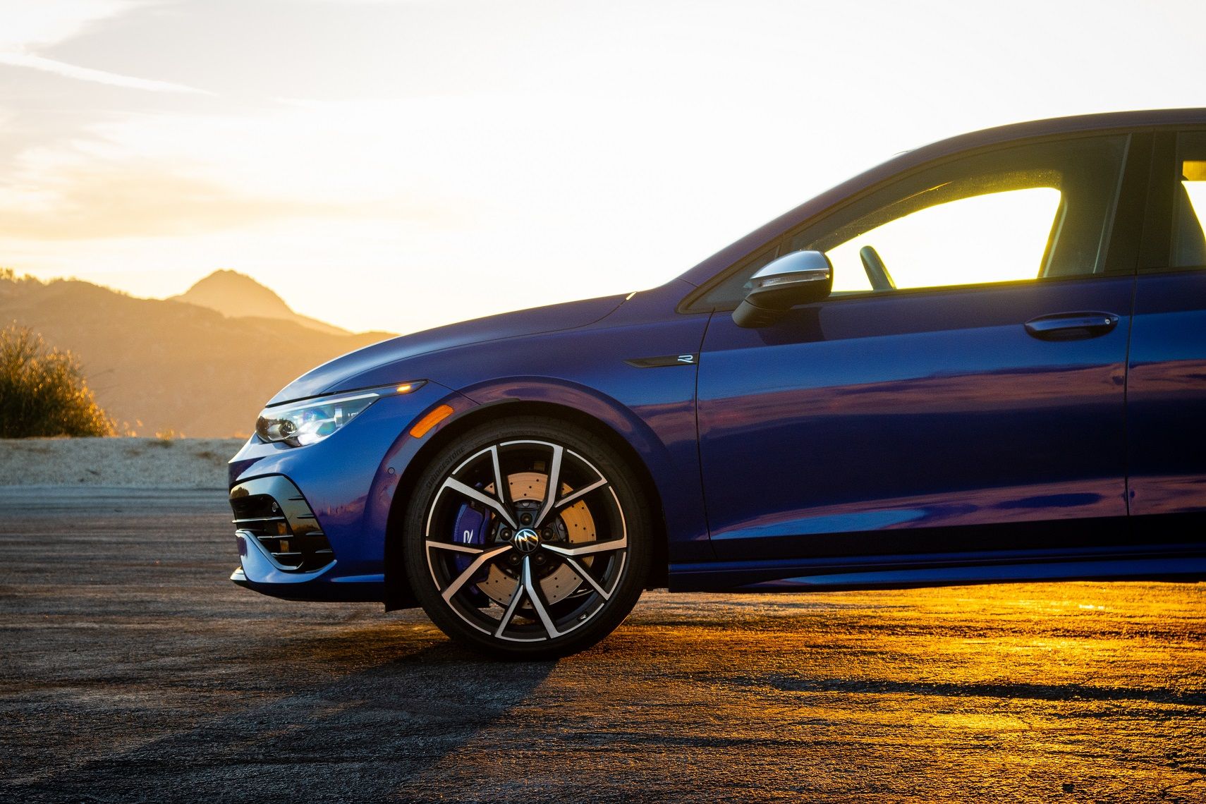 2022 Volkswagen Golf R Lapiz Blue Metallic color Sunset