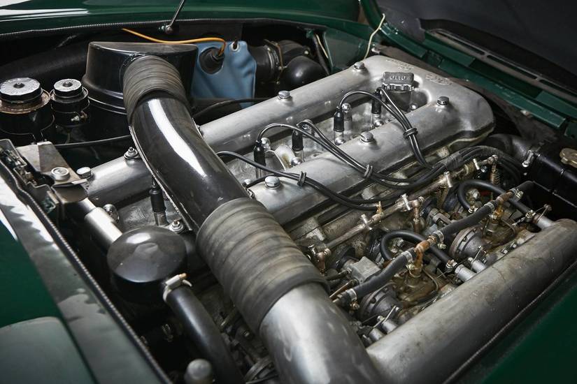 These Are Our 8 Favorite Alfa Romeo Sports Cars Of All Time