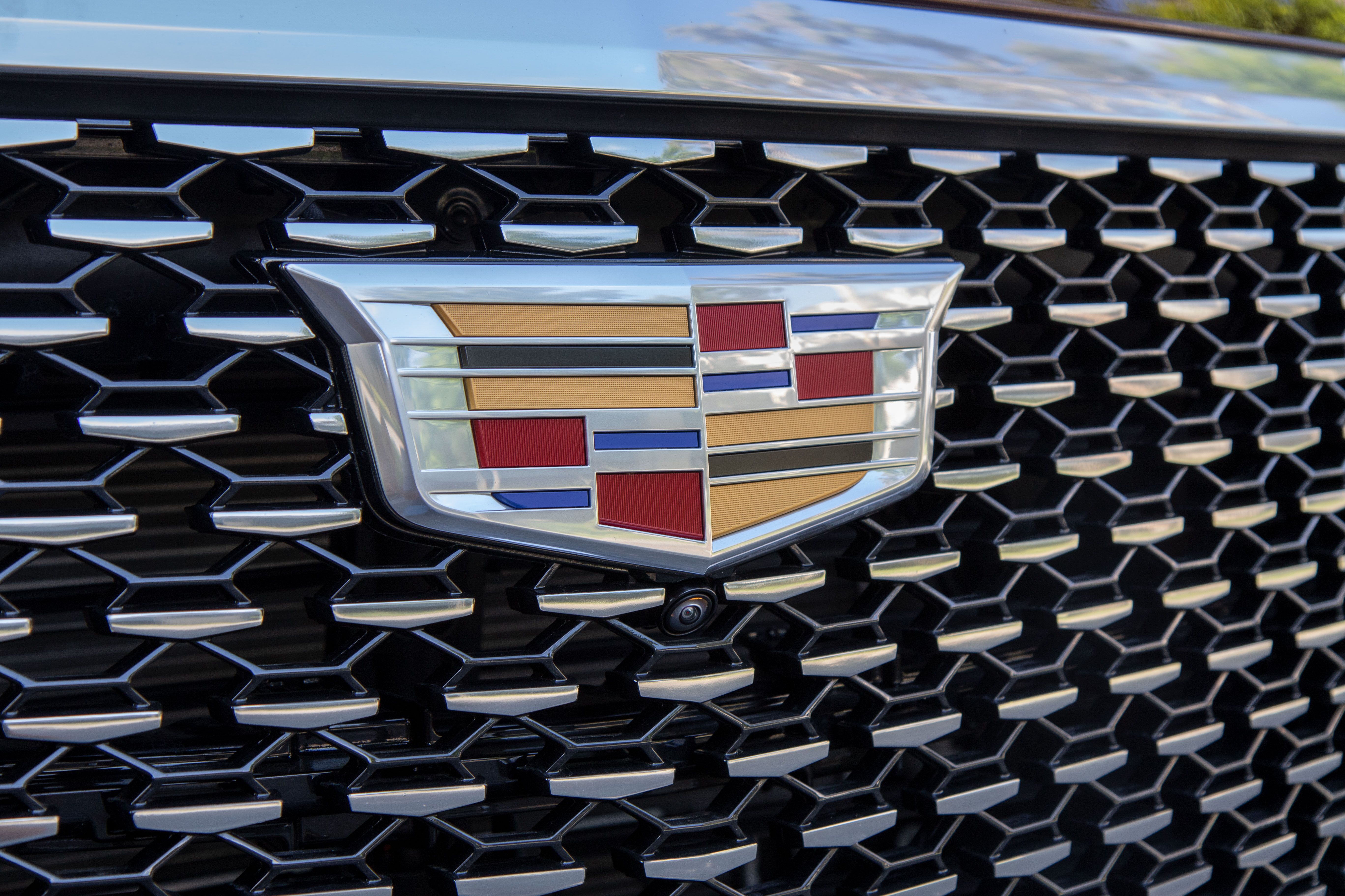 2022 Cadillac Escalade Premium Luxury Emblem