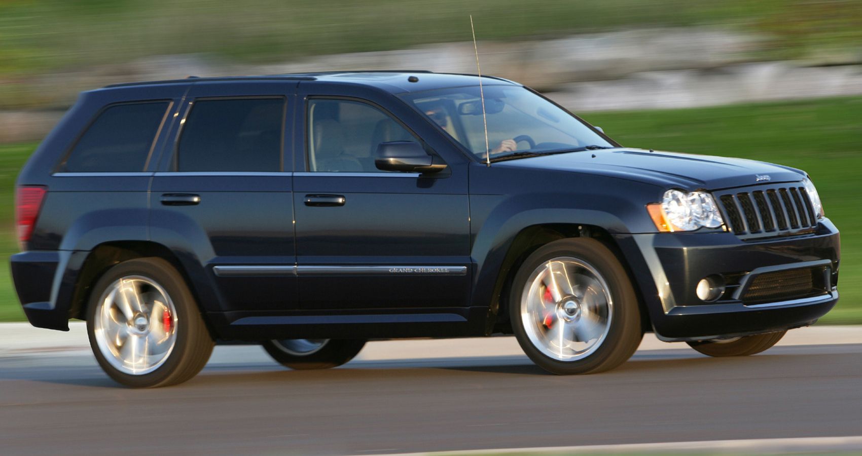 12-16 Jeep Grand Cherokee SRT8 GR Tuning Front Lip Spoiler Air Dam | Carbon  Creations | ed_118004, image size:1700x900