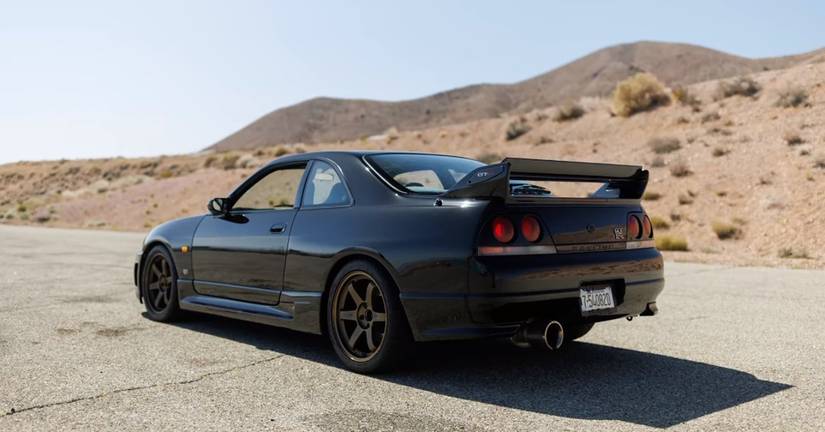 One Of The Cleanest Nissan R33 Skyline GT-Rs That Only Took 9 Days To Build