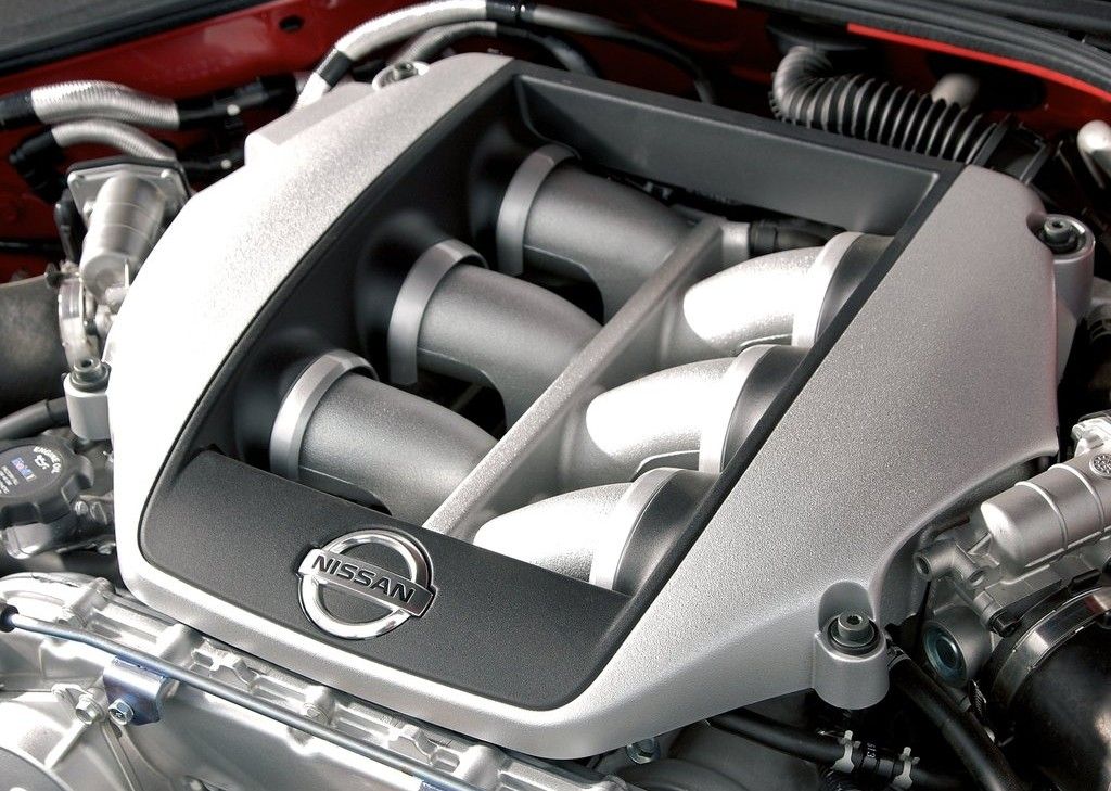 イーグルモス NISSAN R35 GT-R エンジン 5 Reasons Why We'd Rather Buy An R35 Nissan GT-R Than An Italian