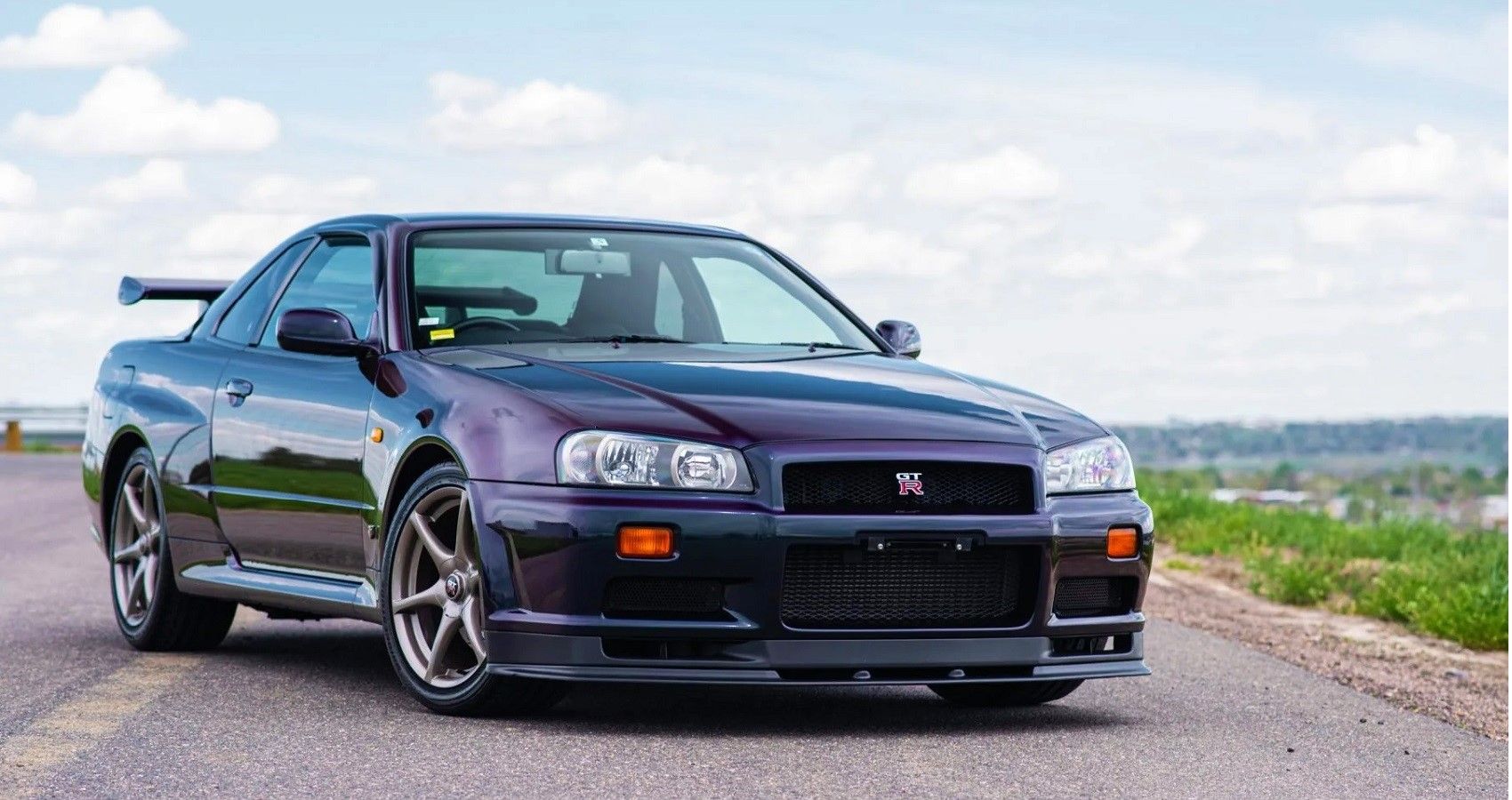 5 Things We Love About The R34 Nissan Skyline GT-R (5 Reasons Why