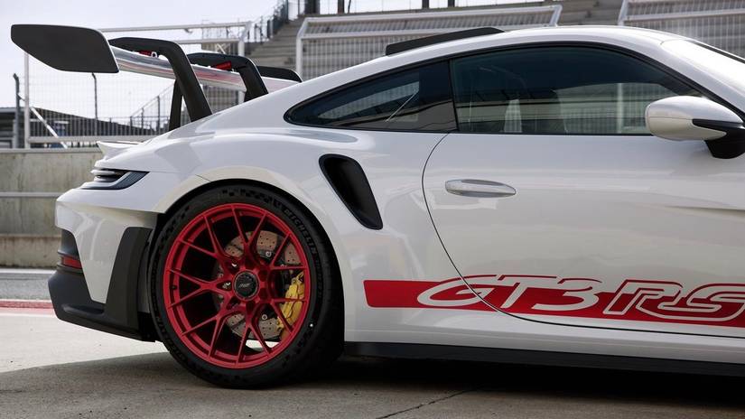 10 Things We Just Found Out About The New Porsche 911 GT3 RS