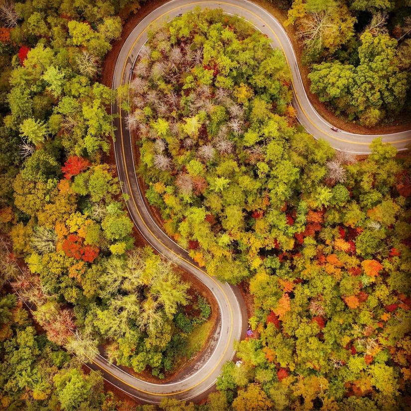 10 Amazing Roads Every Enthusiast Should Drive
