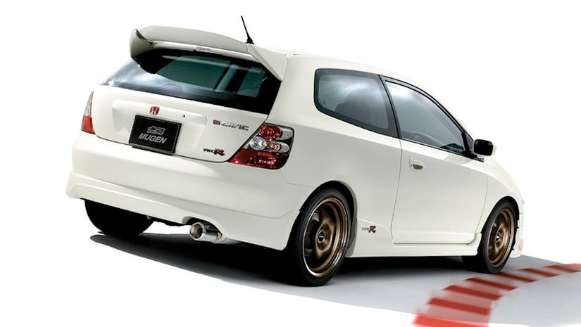 10 Everyday Cars From The 2000s That Are Guaranteed To Be Future Classics