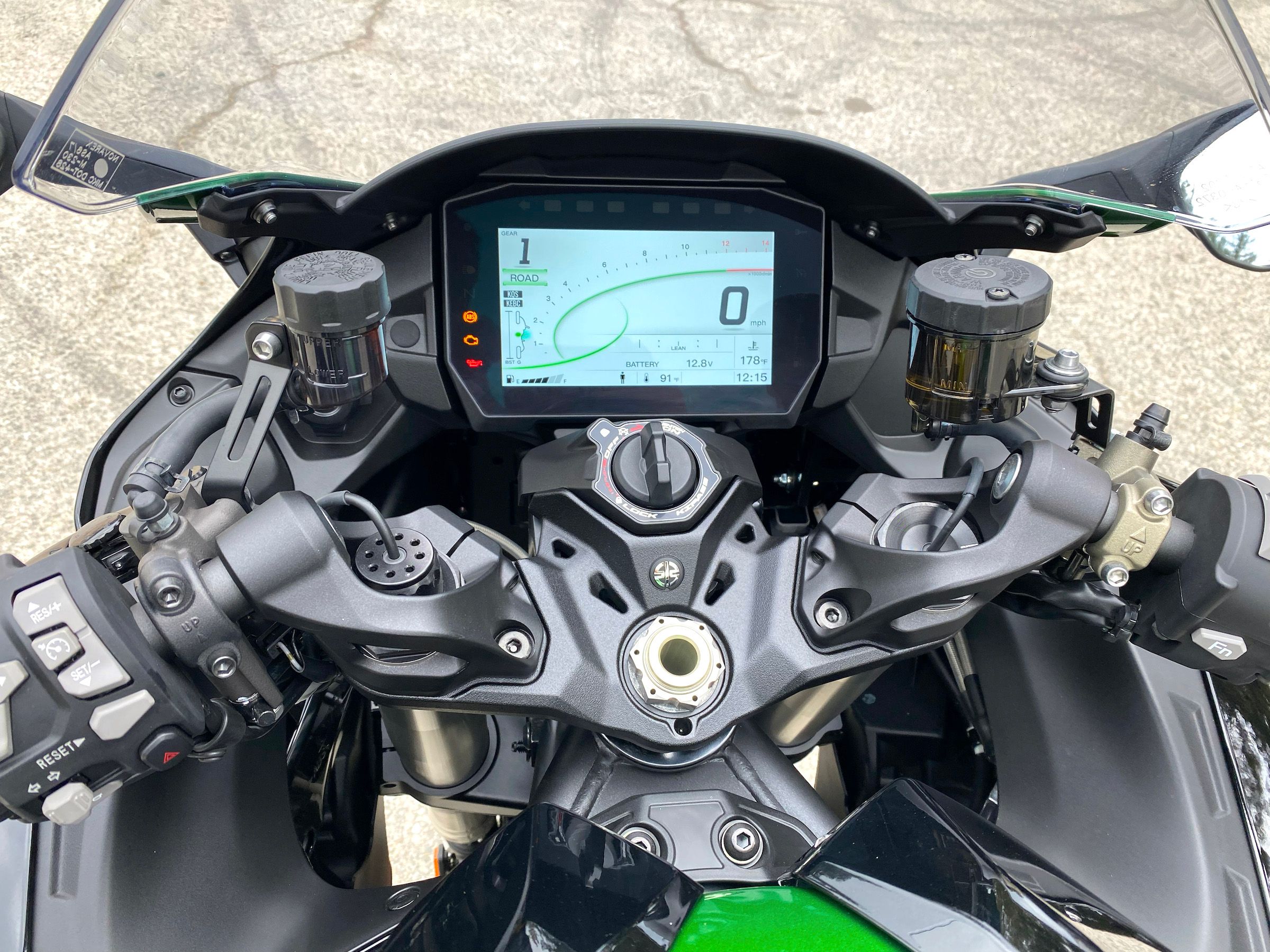 2022 Kawasaki Ninja H2 SX SE gets new 6.5-ich TFT