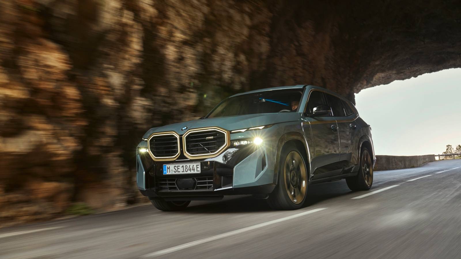 How The New 735-HP BMW XM Completely Redefines The Super-SUV Landscape