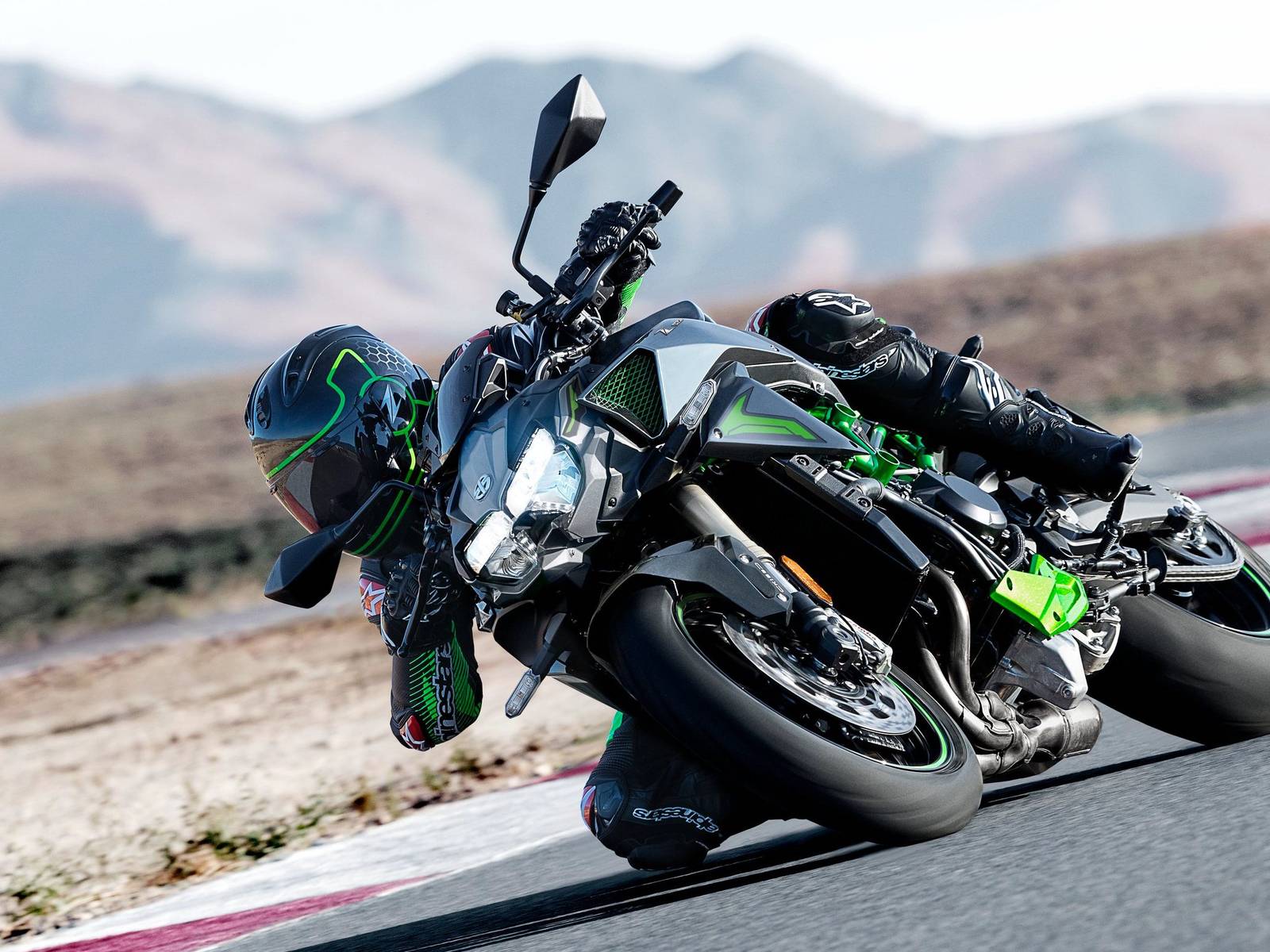 ② A Guide To Buying A 2023 Kawasaki Z H2