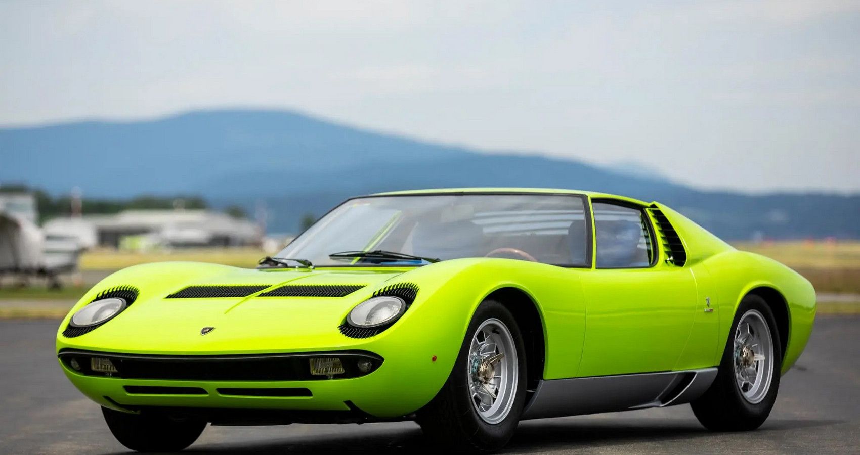 A Detailed Look Back At The 1968 Lamborghini Miura P400