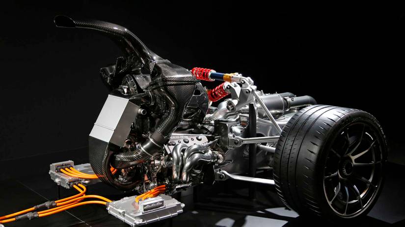 These 10 Ridiculously Fun Cars Have Surprisingly Small Engines
