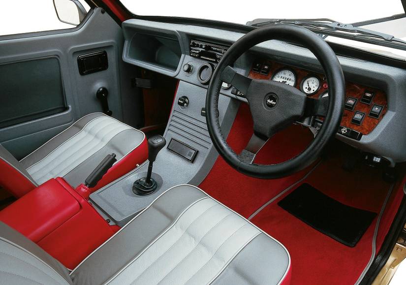 These Are Our 10 Favorite British Cars From The 1970s