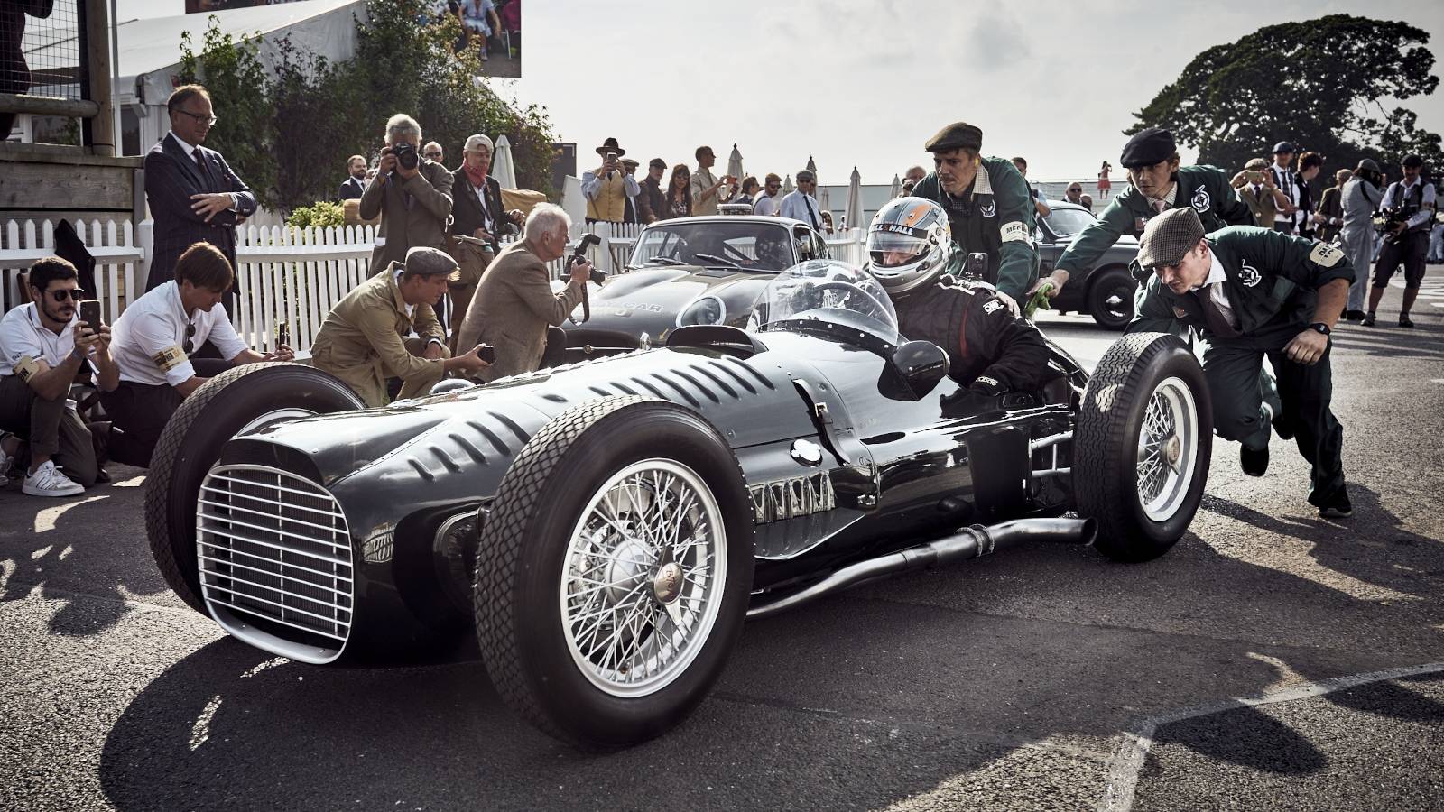 This Is Why Every Classic Car Enthusiast Should Check Out The Goodwood ...