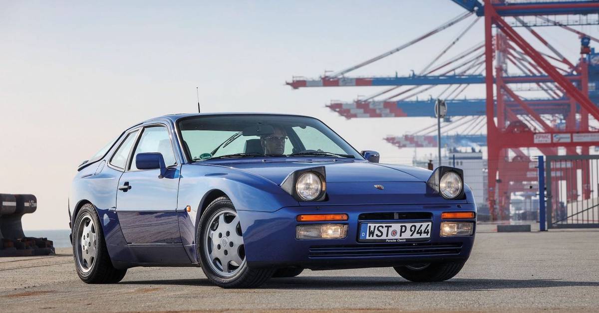 10 Things We Love About The Porsche 944 S2