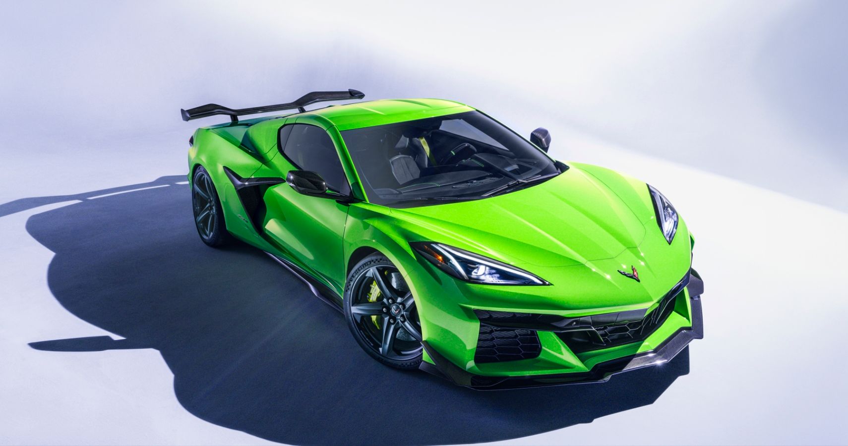 Here's Why The 2023 C8 Corvette Z06 Is The Ferrari 296 GTB's