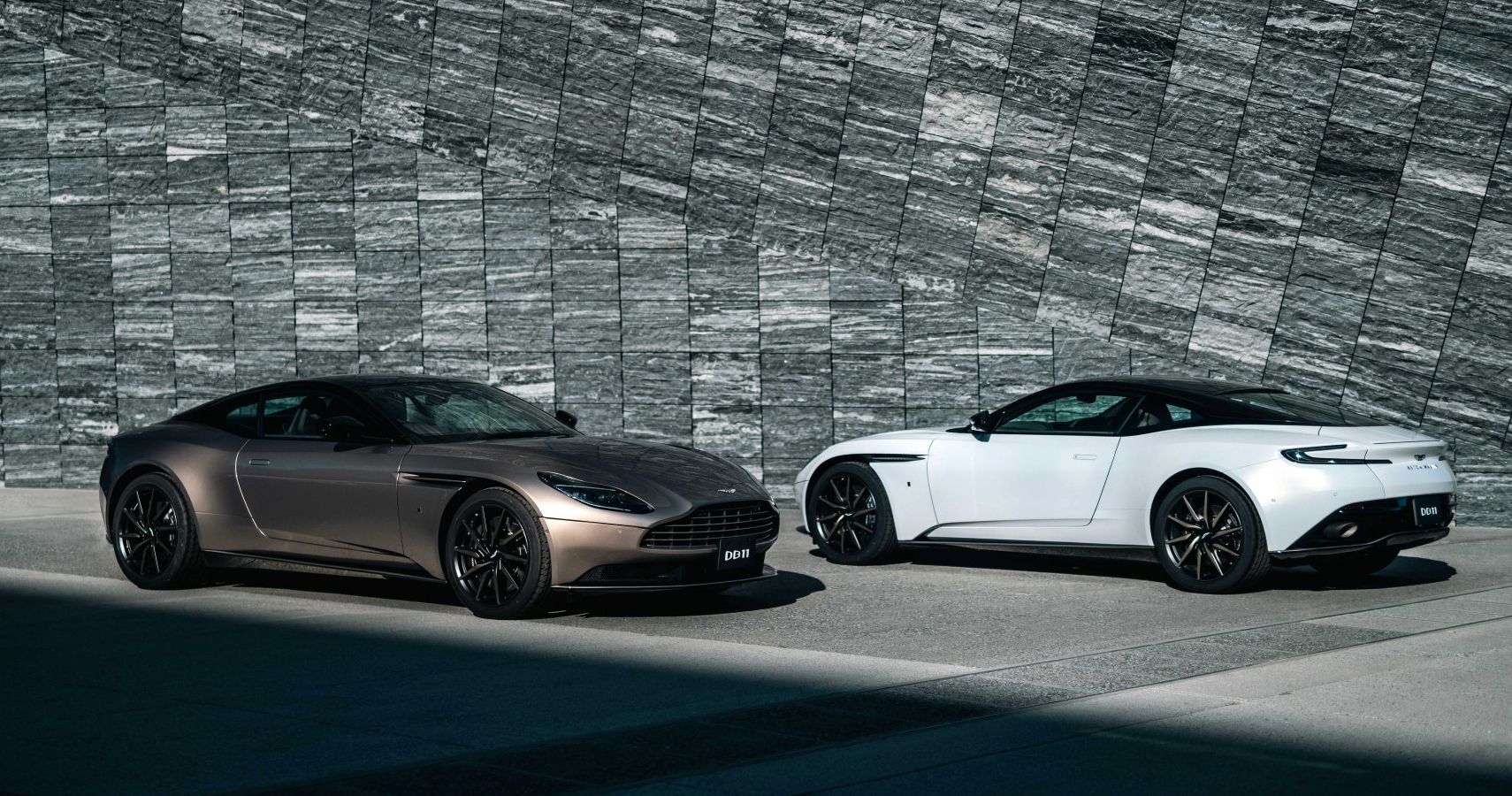 Aston Martin DB11 カタログ 2022 Aston Martin DB11: Costs, Facts, And Figures