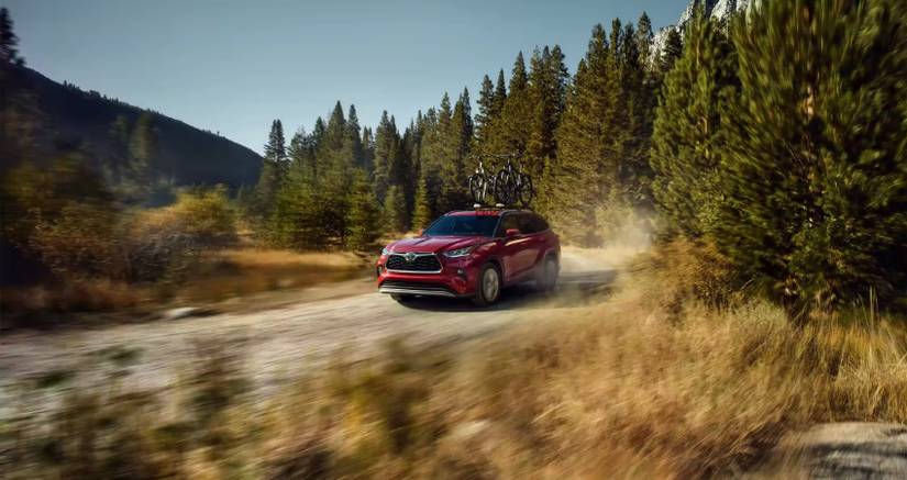 Why The 2022 Toyota Highlander Is One Of The Best Mid-Sized SUVs