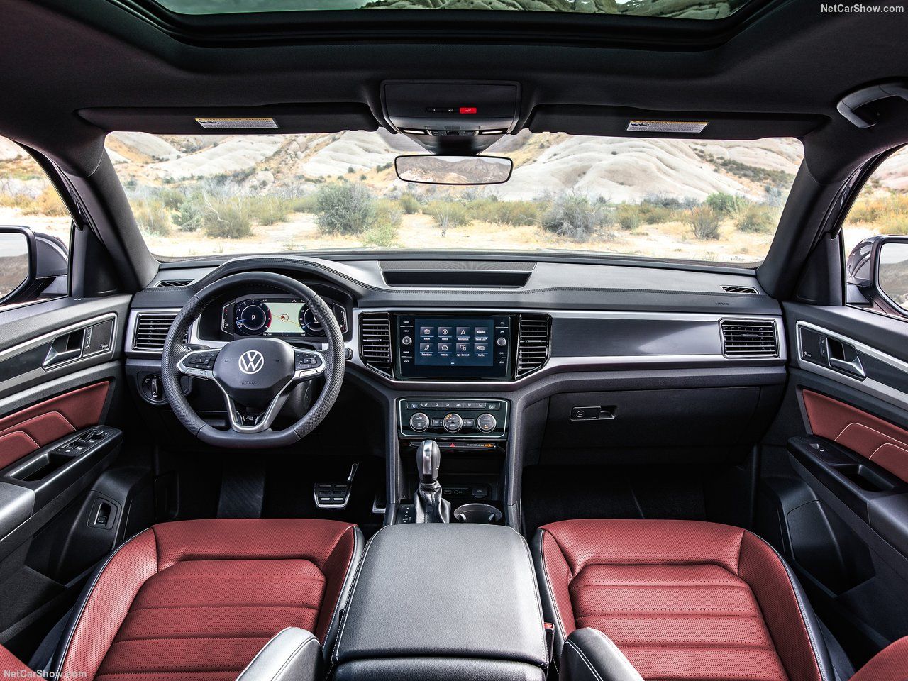 2023 Volkswagen Atlas Cross Sport interior