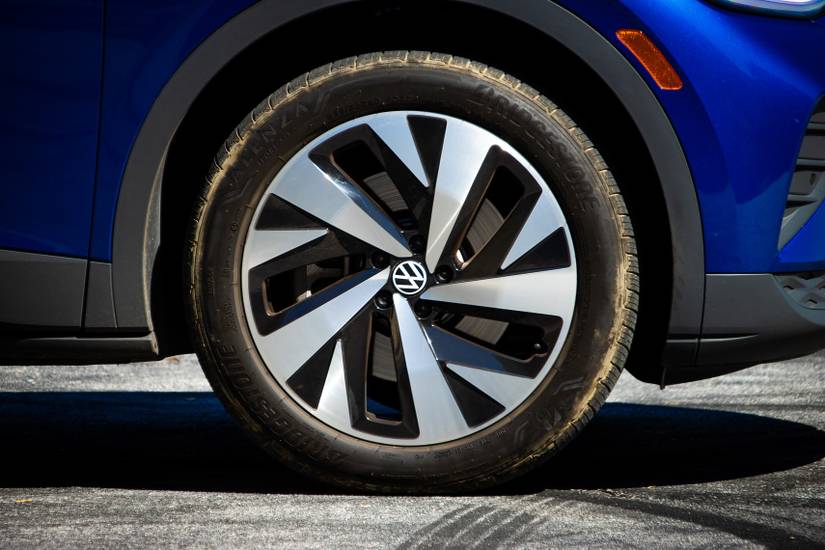 2023 Volkswagen ID.4 Dual Motor AWD Review: Can VW Electrify America?