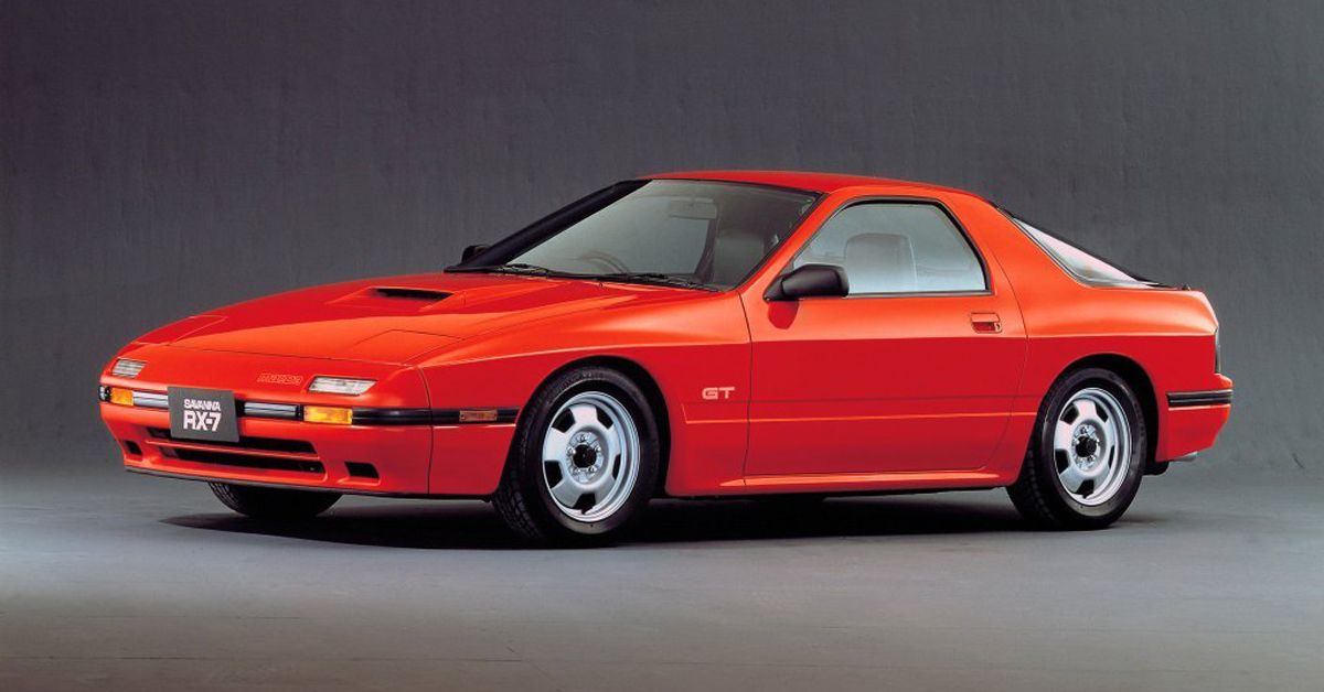 Here's A Detailed Look Back At The FC Mazda RX-7