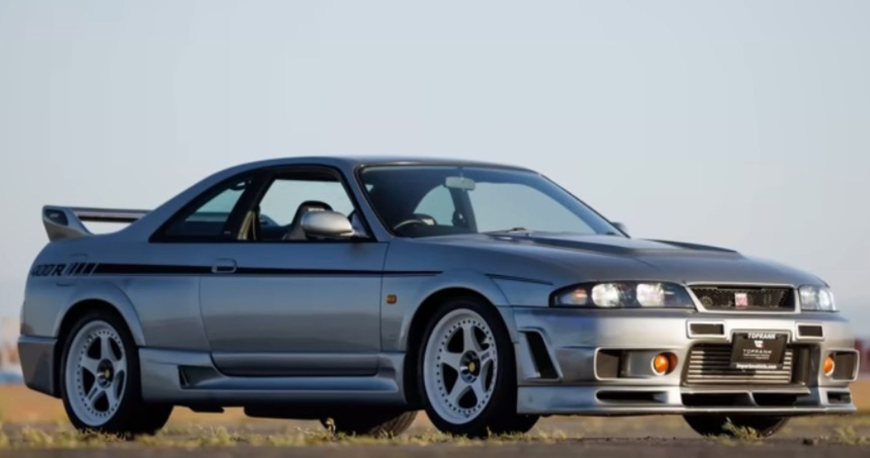 NISSAN　SKYLINE　GT-R (R33) This Is What Makes The R33 Nissan Skyline GT-R So Special