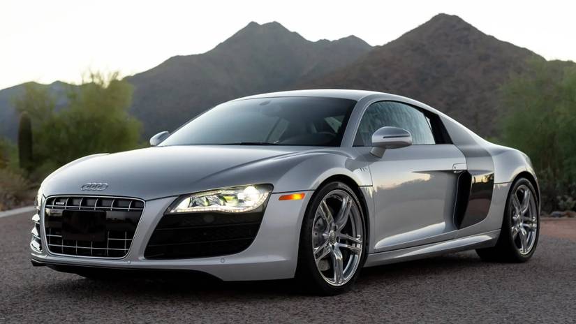 10 Greatest Supercars Ever Made With A Manual Transmission