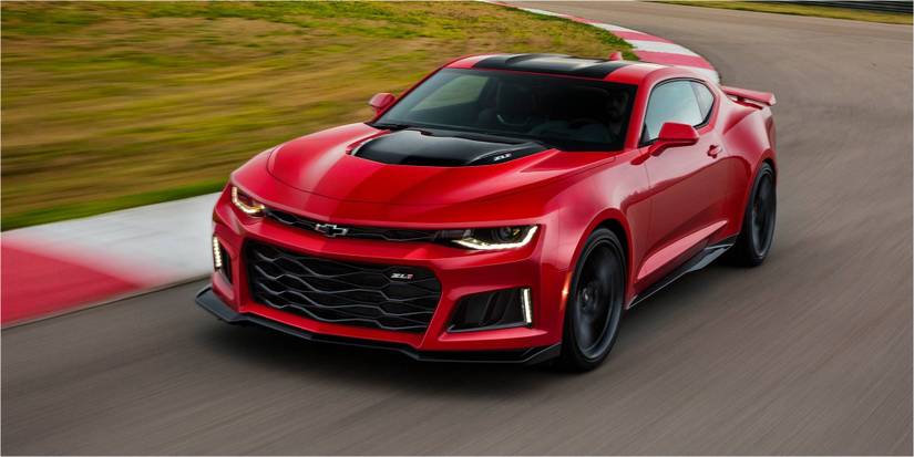 10 Fast-Looking Sports Cars Everyone Falls For