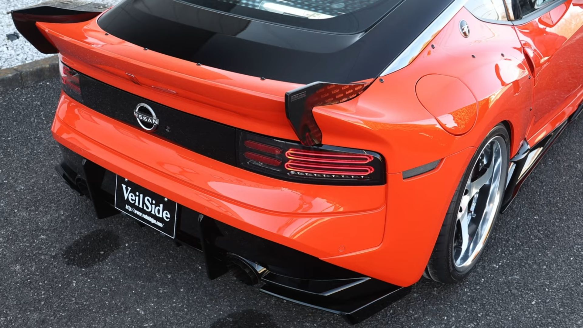 This Custom Nissan Z Pays Tribute To Han's Mazda RX-7 From Tokyo Drift