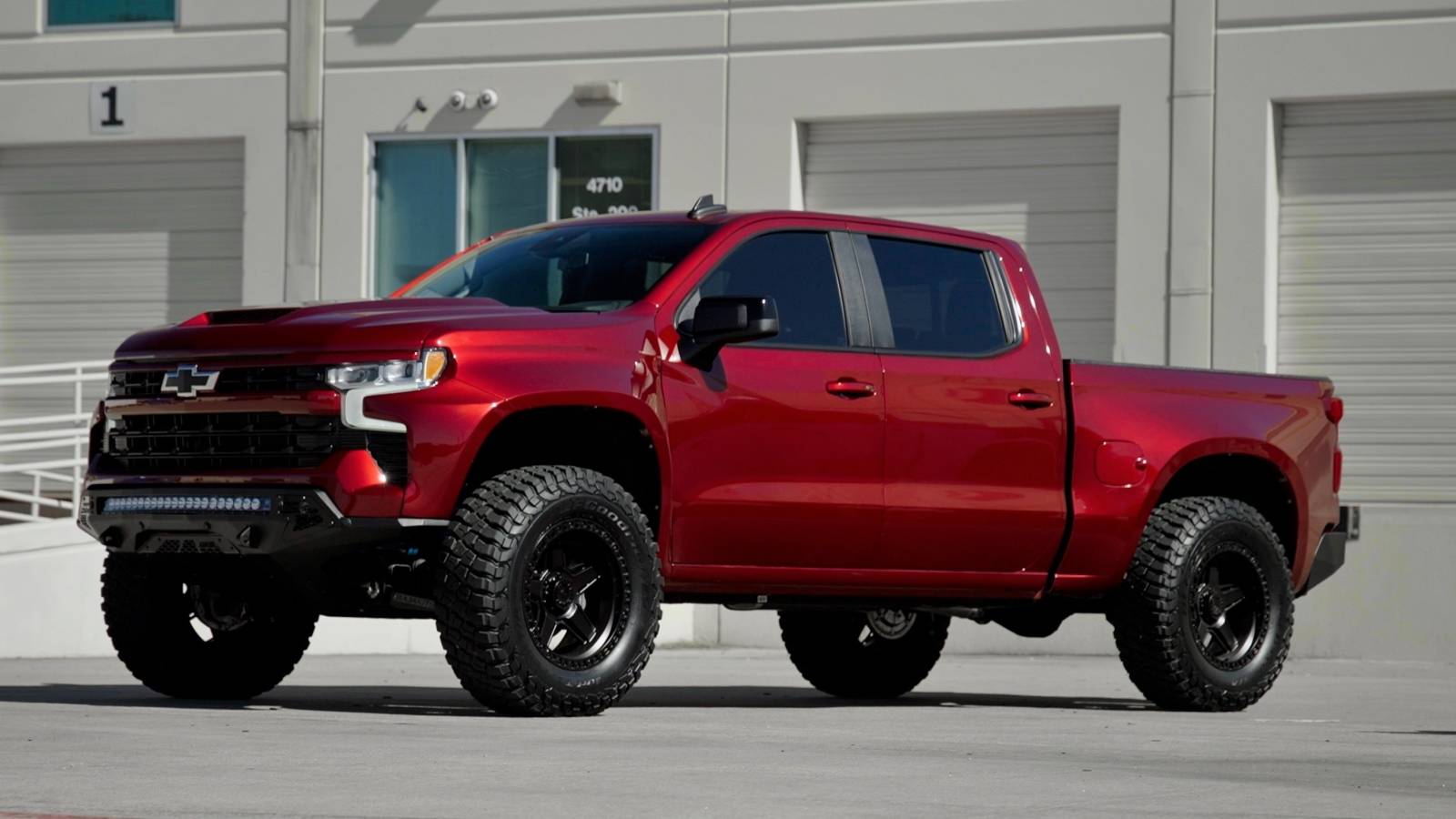 The Chevrolet Silverado Jackal Is The Raptor Killer GM Never Built