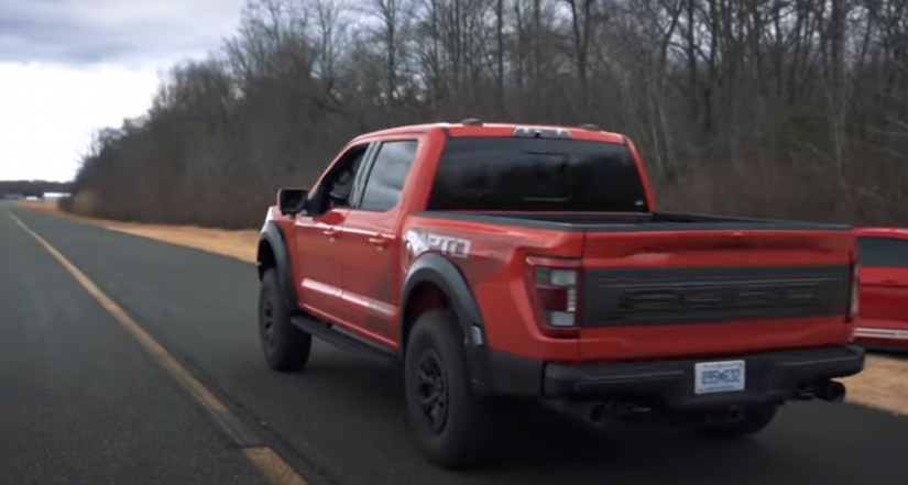 Ford Mustang Shelby GT500 VS F-150 Raptor R Drag Race Settles Family ...