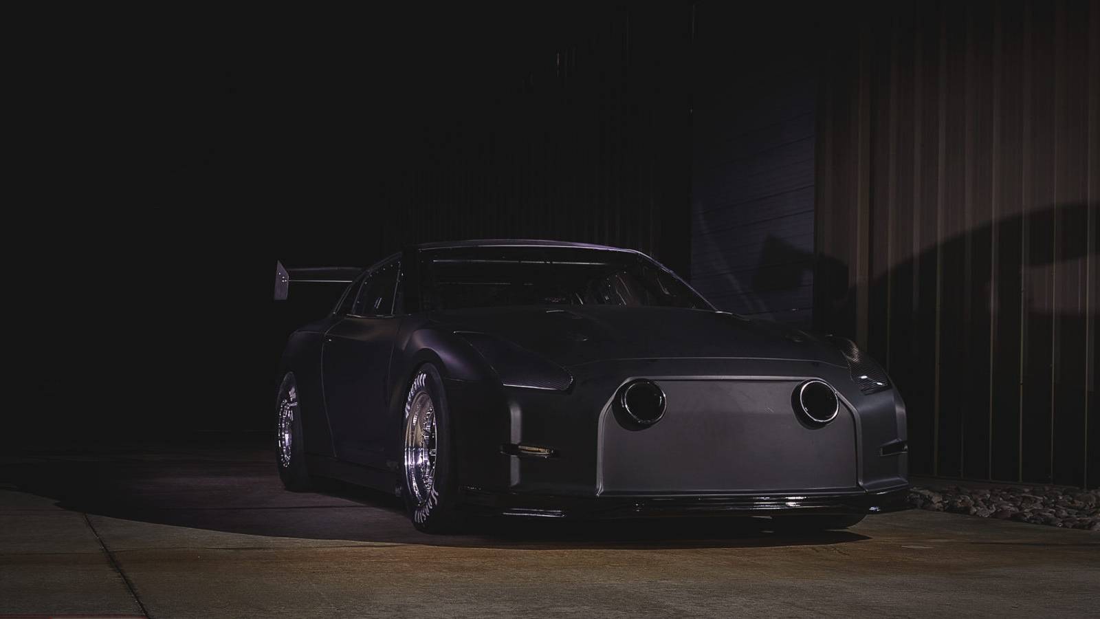 Watch The T1 Nissan GT-R Beat The Drag Racing Record On A Shorter Track