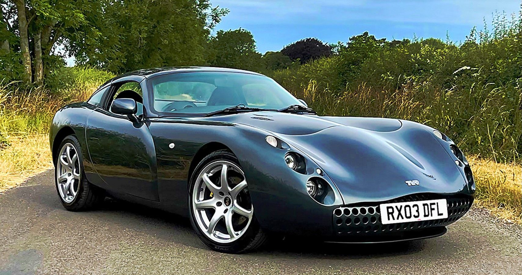 10 Powerful Inline-Six Engines That Outperform V8s