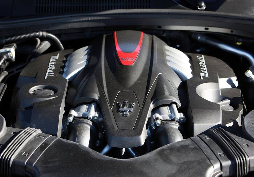 2013-maserati-quattroporte-gts-v8.jpg
