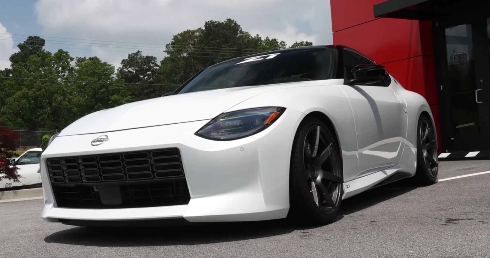 This 600-HP 2023 Nissan Z Is A C8 Corvette Slayer For Track Days