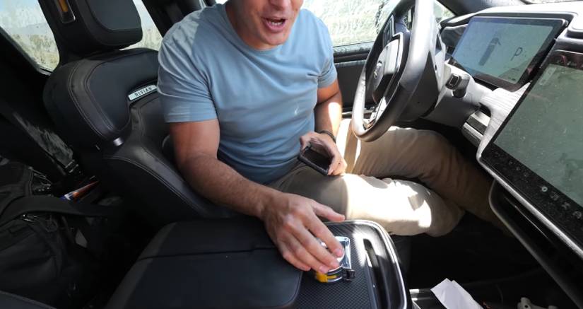Rivian R1T Owner Hates These Major Design Flaws Of His Electric Pickup ...
