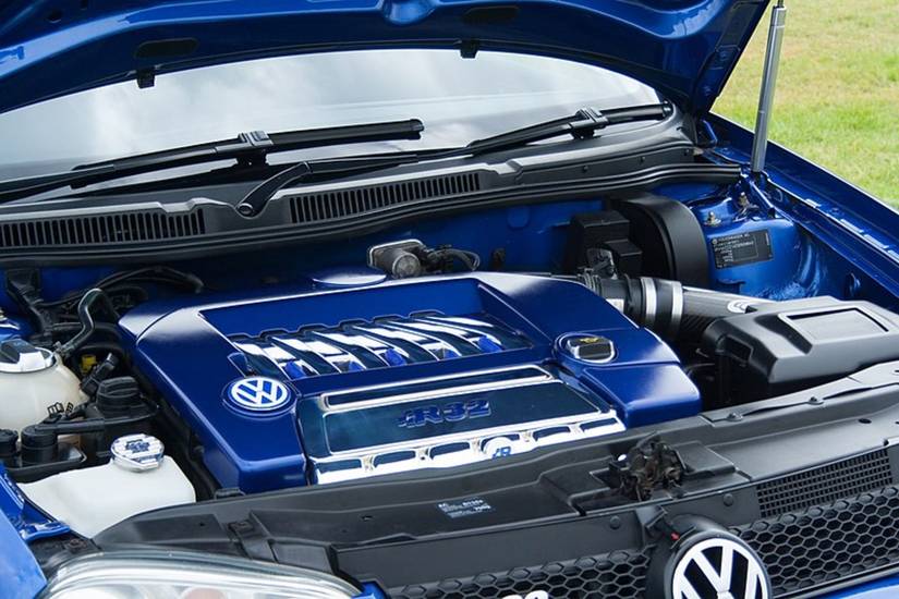 V6 Vs V8: Differences, What They Offer, Which Is A Better Choice For You