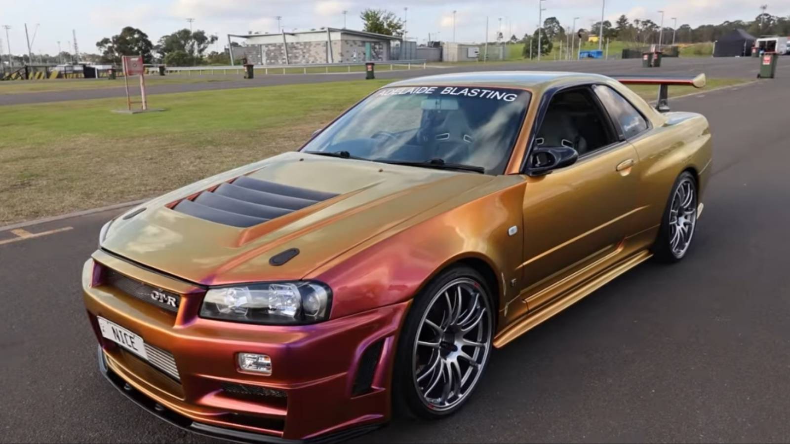 Nissan Gt R R34 Rwb This Nissan R34 GT-R Has A Paint Job Way More Expensive Than You Might ...