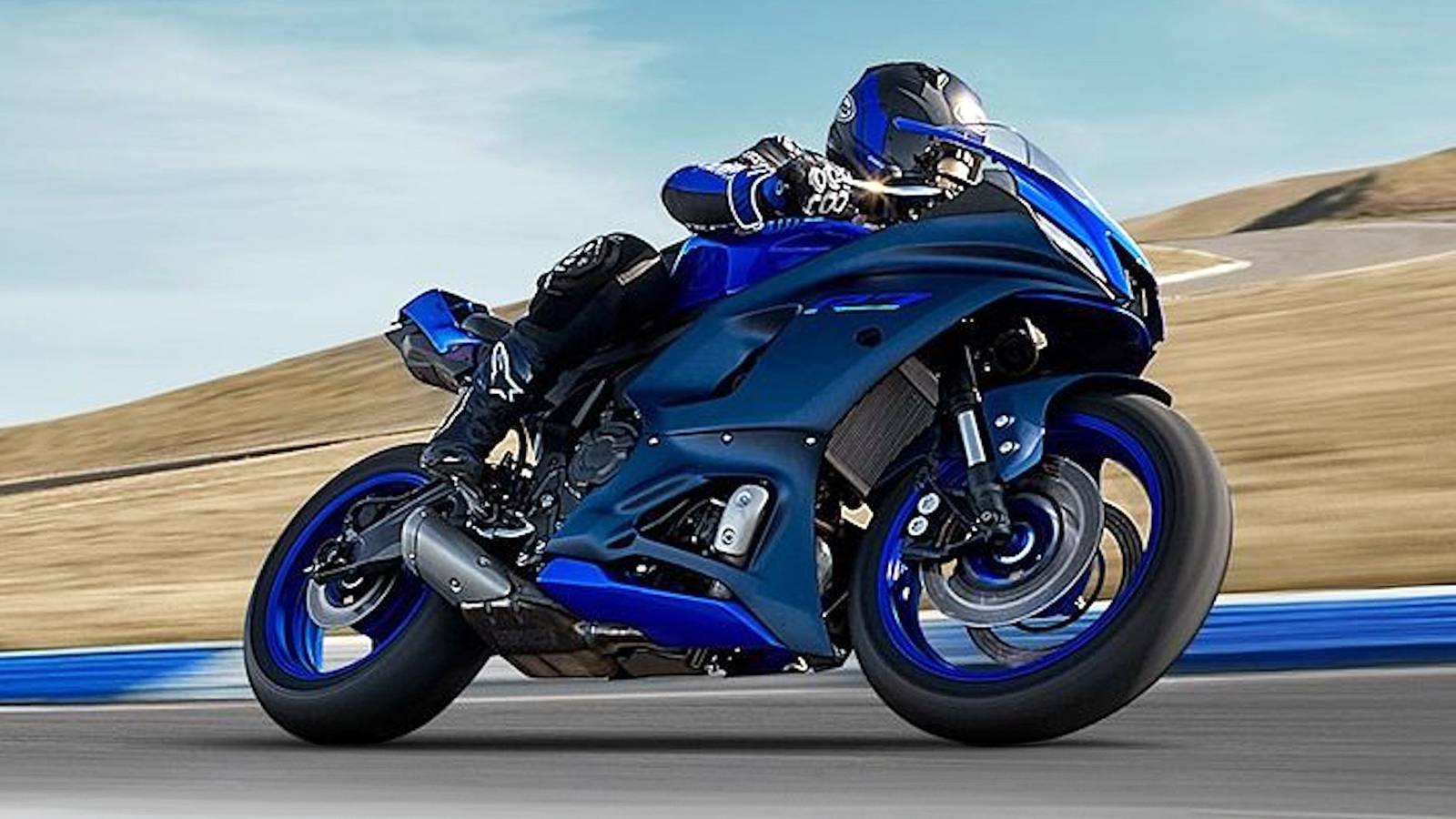 Here's Why The Yamaha R7 Is One Of The Best Sport Bikes Available Today