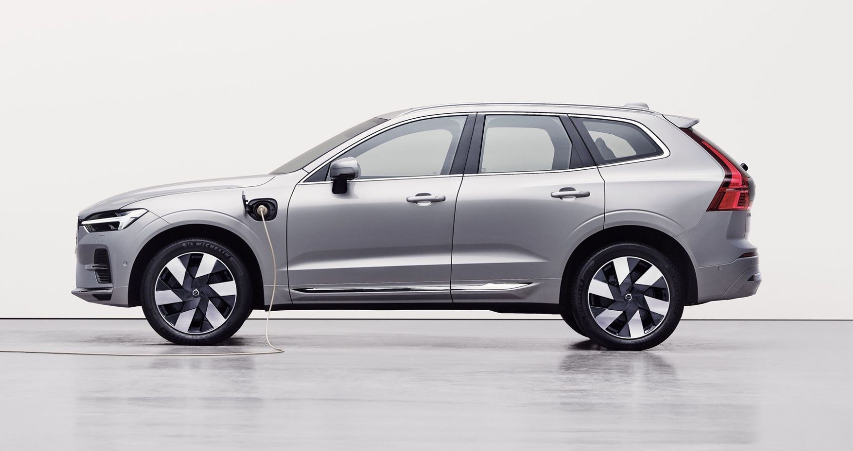 Why The 2023 Volvo XC60 Is One Of The Best Looking Mid-Size SUVs