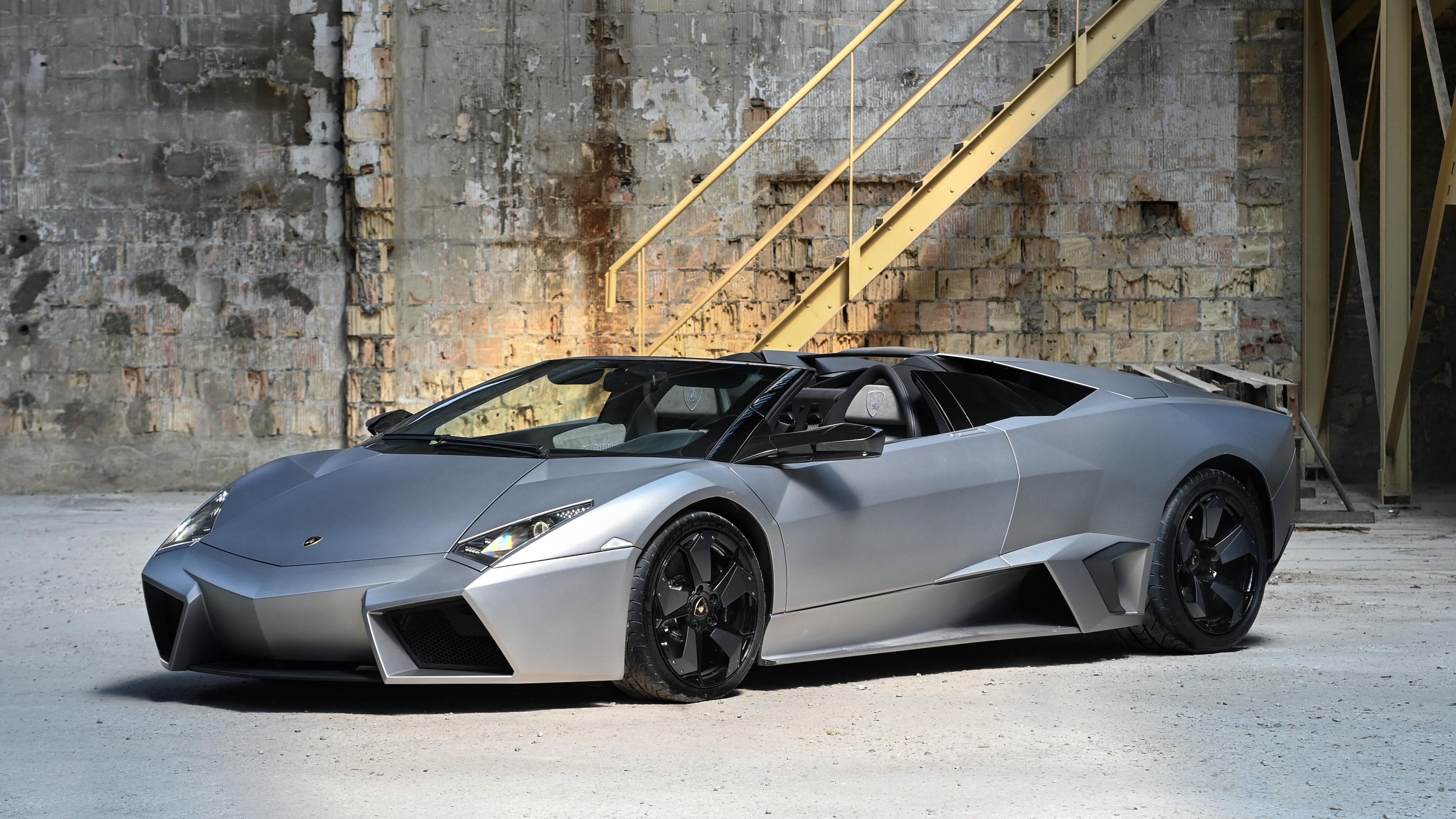 Cinza fosco 2010 Lamborghini Reventón Roadster