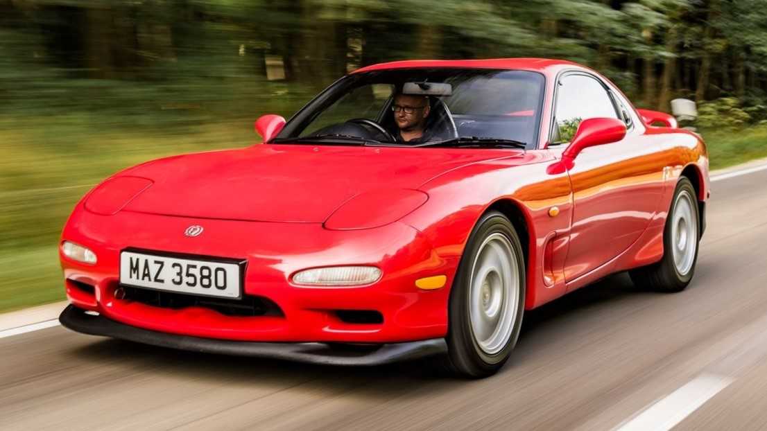 Red Rx 7 Mazda RX-7 With Just 8,800 Miles Looks Brand New After A Wash