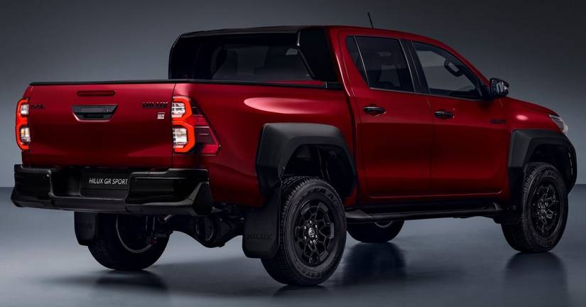 The Only Japanese Pickup Truck With More Ground Clearance Than A Ram TRX