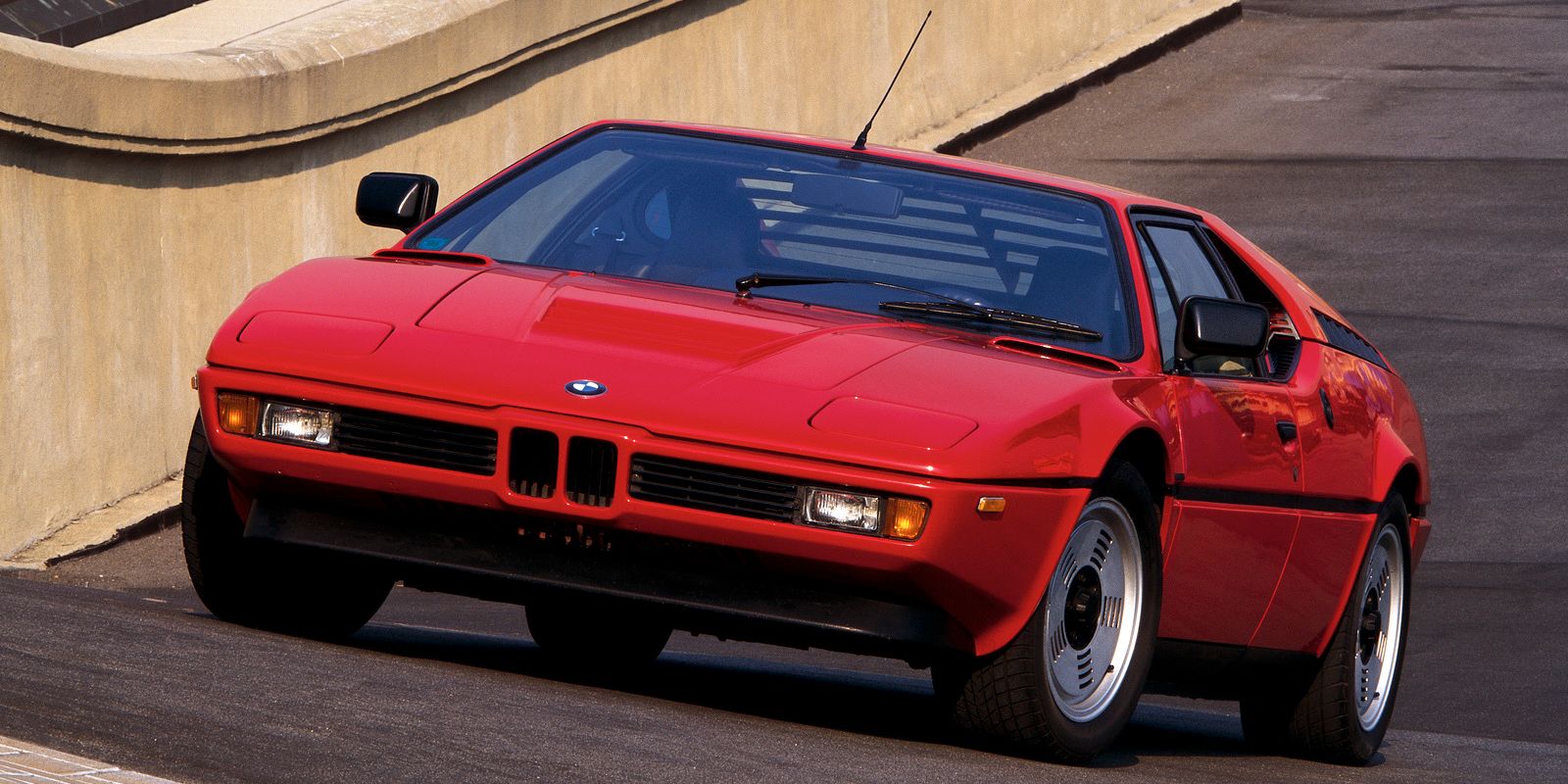 10 Classic Sports Cars That Rival The Porsche 911 In Speed