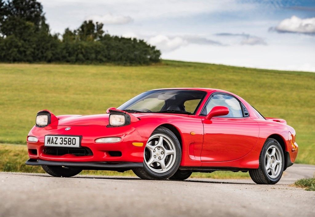 Mazda RX-7 With Just 8,800 Miles Looks Brand New After A Wash