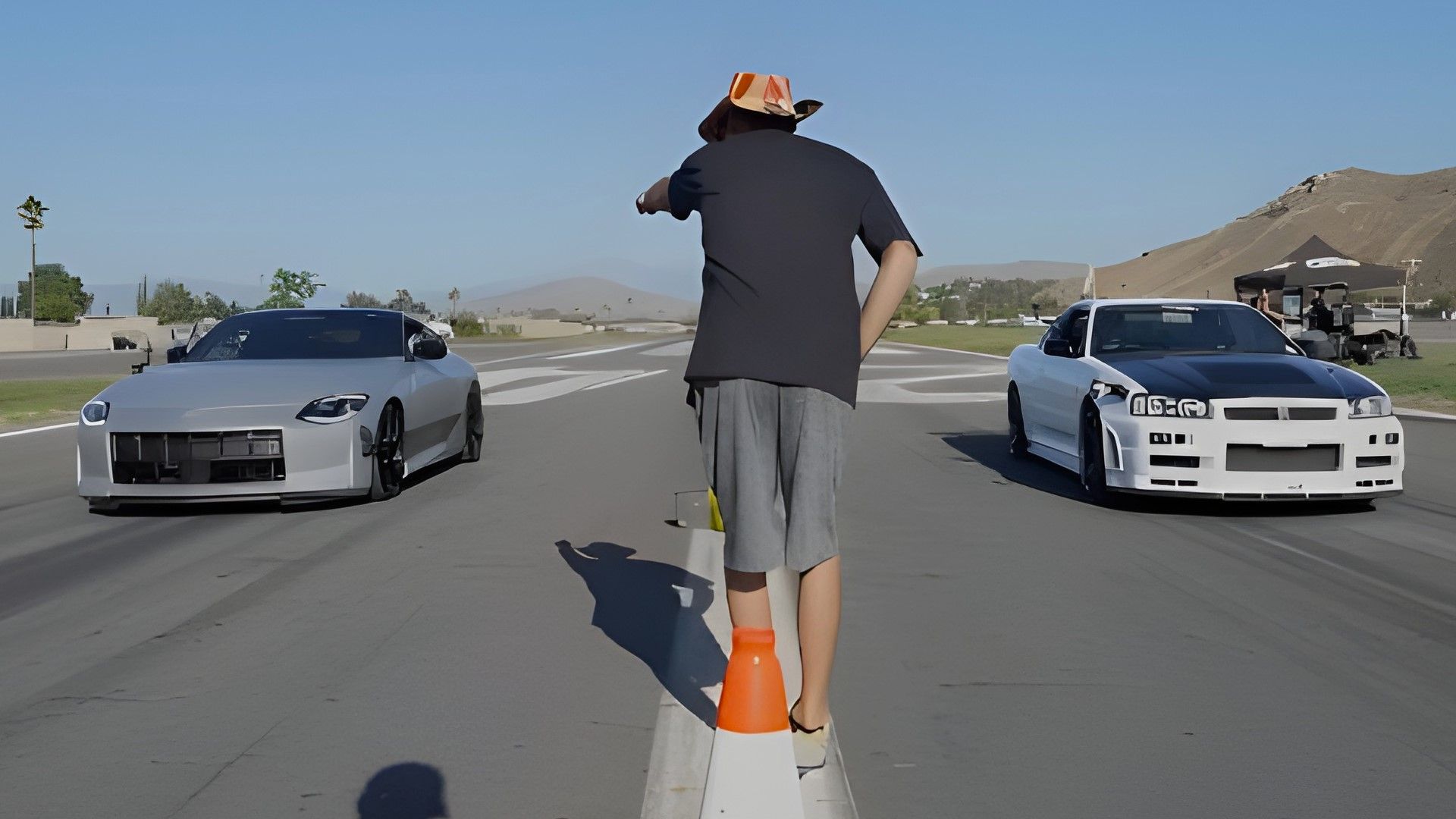 Past Vs Present:1999 R34 Nissan Skyline GT-R Battles 2023 Nissan Z