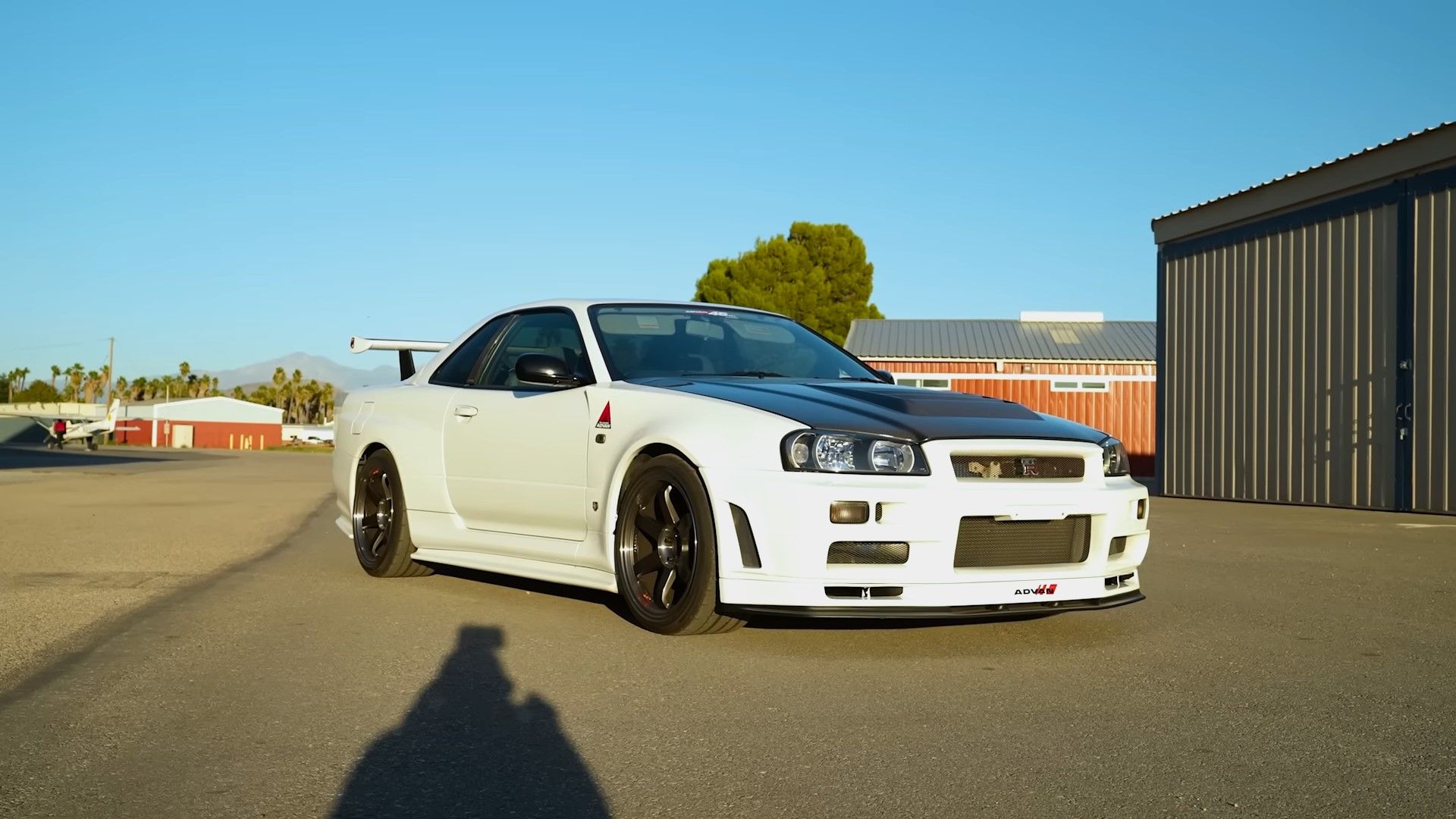 Past Vs Present:1999 R34 Nissan Skyline GT-R Battles 2023 Nissan Z