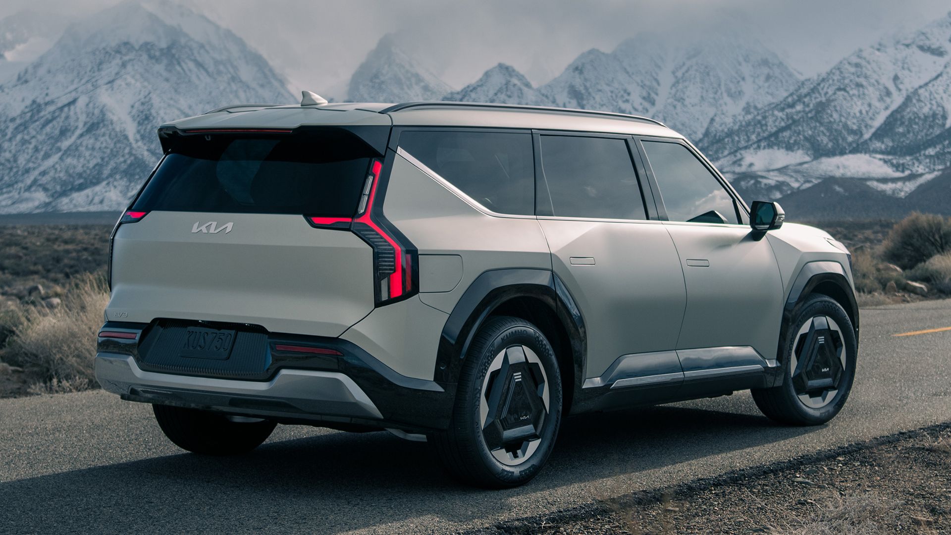 2024 EV9 SUV quarto traseiro