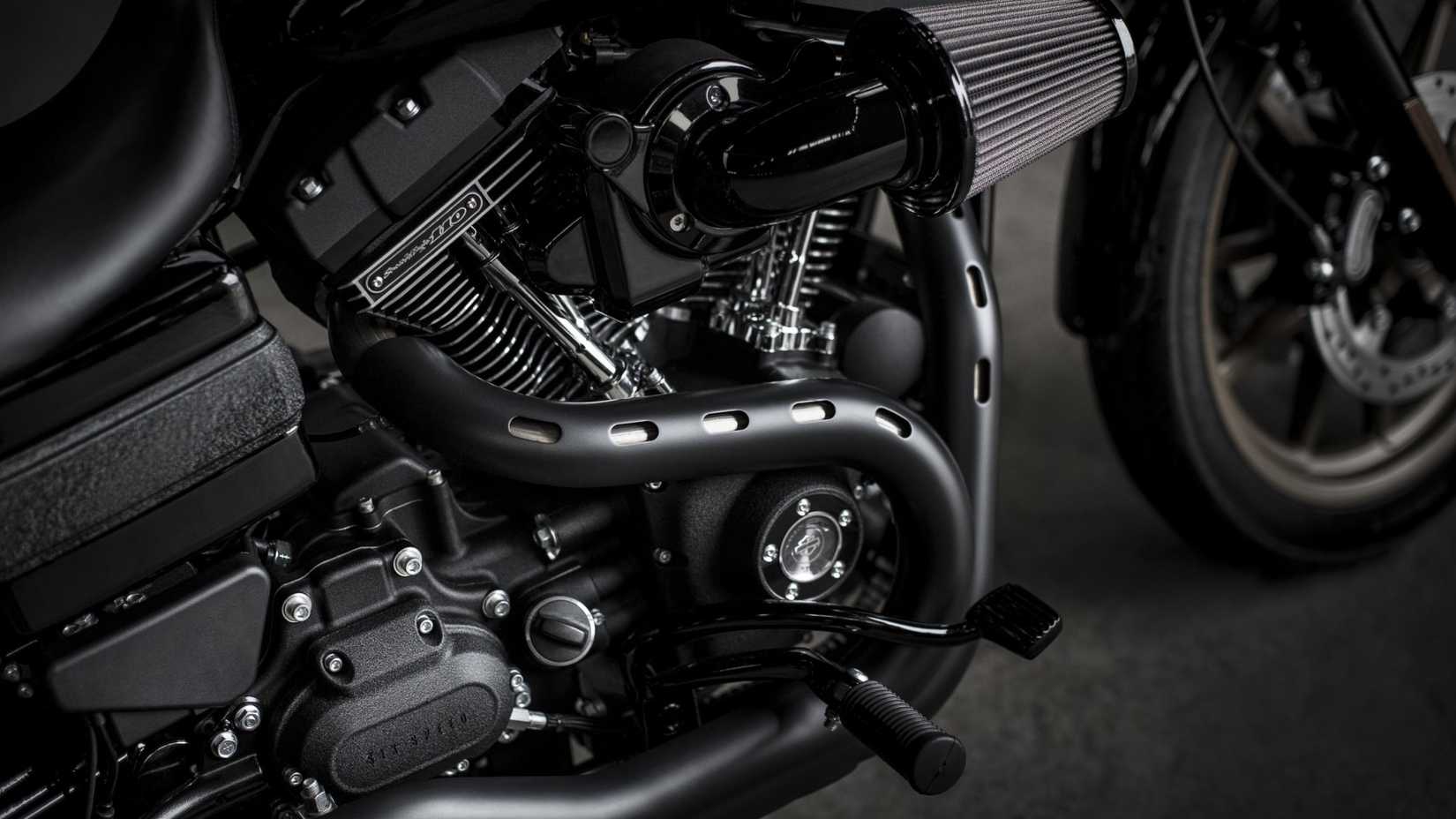 The Cruiser With Bonneville Soul And Better Mileage Than Harley's Low ...
