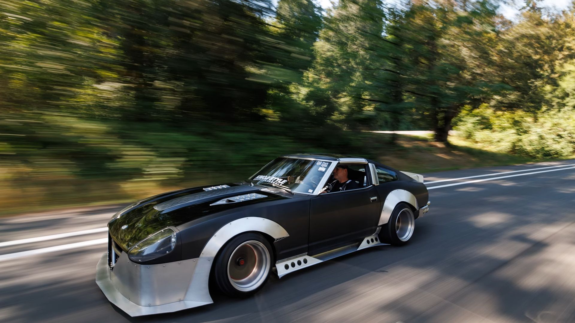 Hanamaru様 2シーターの北米版フェアレディZ「DATSUN 280ZX TURBO」は結婚を